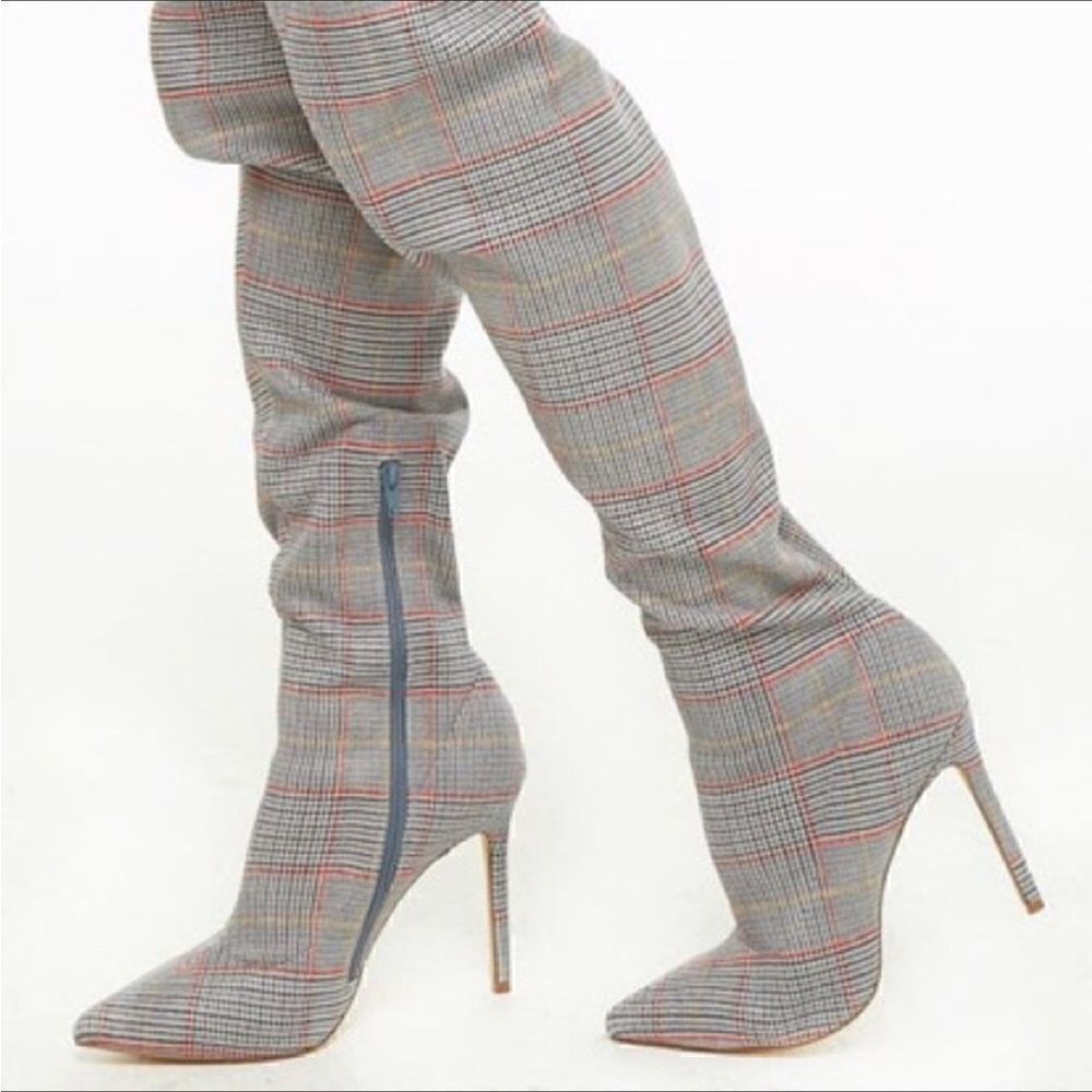 New without box womens pull over knee plaid boots Sz 7. Cloth